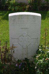 Dozinghem Military Cemetery - Nicholson, John